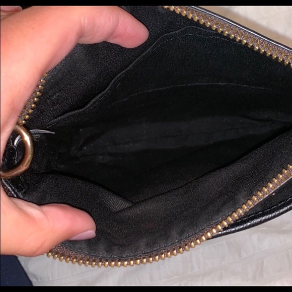 COACH LEATHER CROSSBODY 8x8 1/2” Mint Condition - Picture 5 of 8